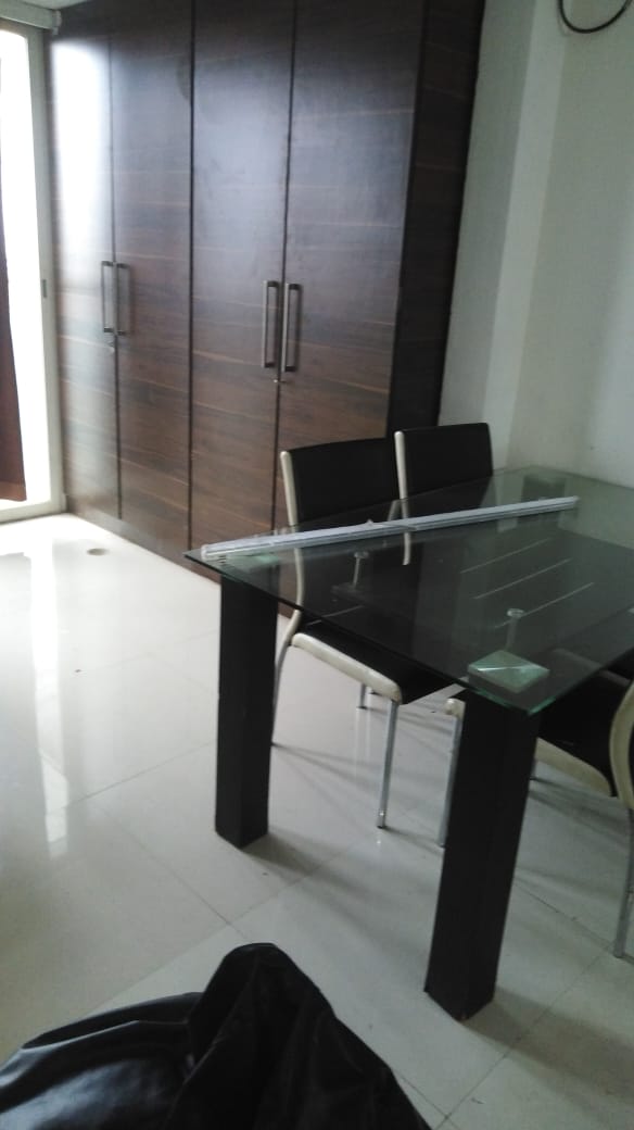 Dining - Omkar Veda, Parel