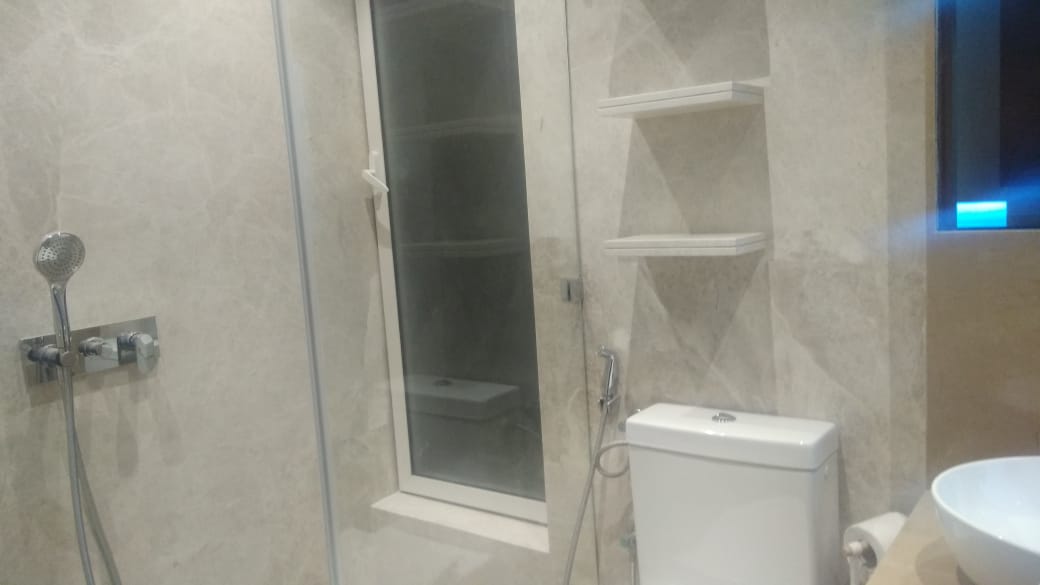 Bathroom 2 - Indiabulls Blu, Worli