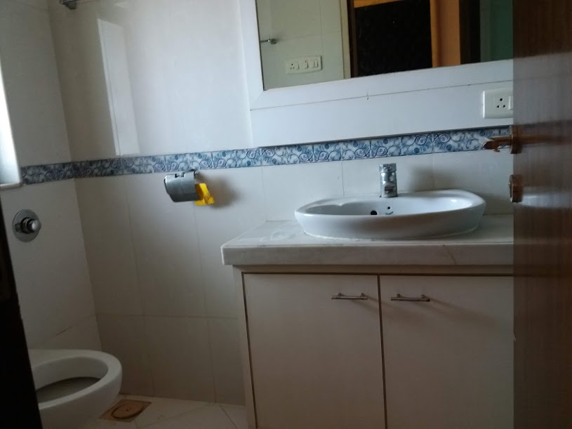 Master Bathroom - High Tide, Juhu