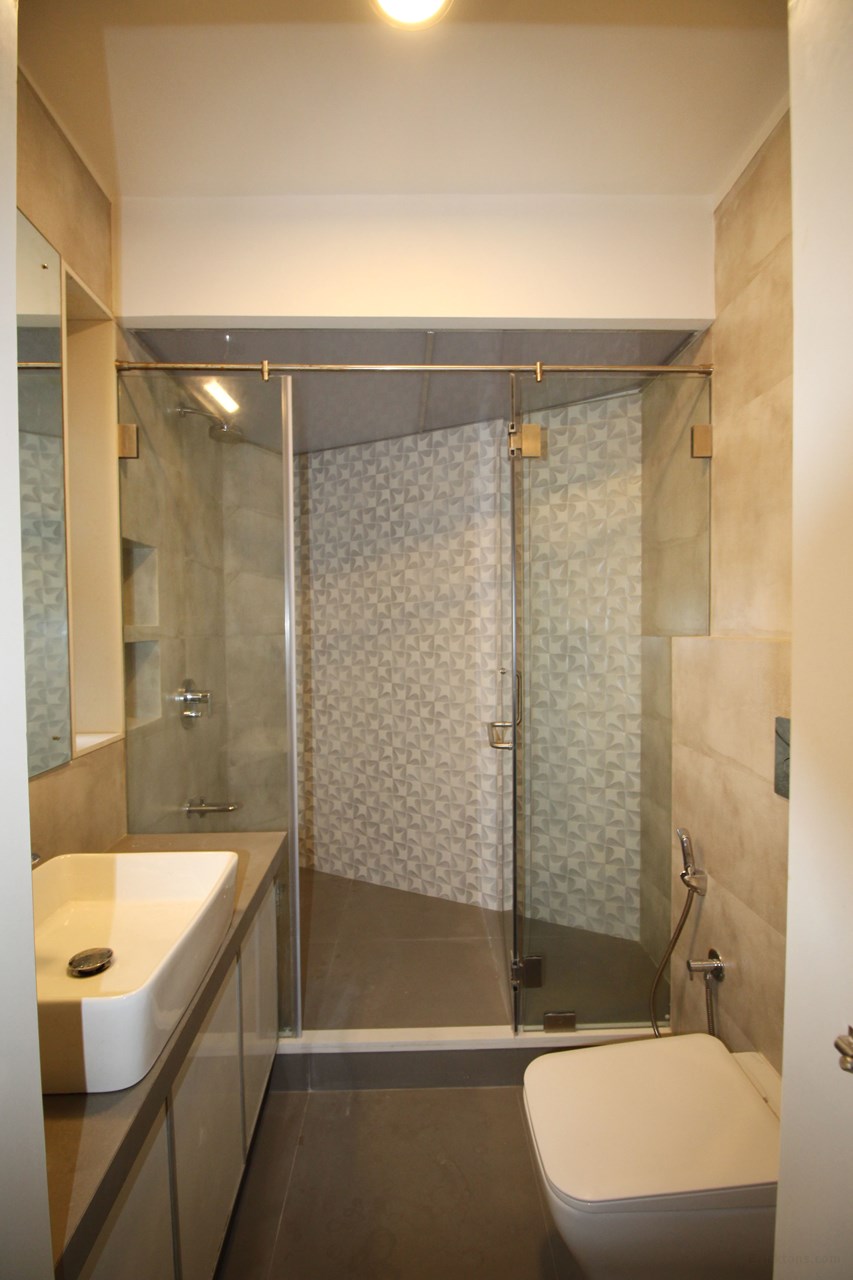Bathroom 2 - Grand Canyon, Bandra West