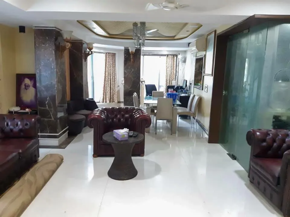 2 BHK Flats on Rent in Hashu Niwas, Bandra West