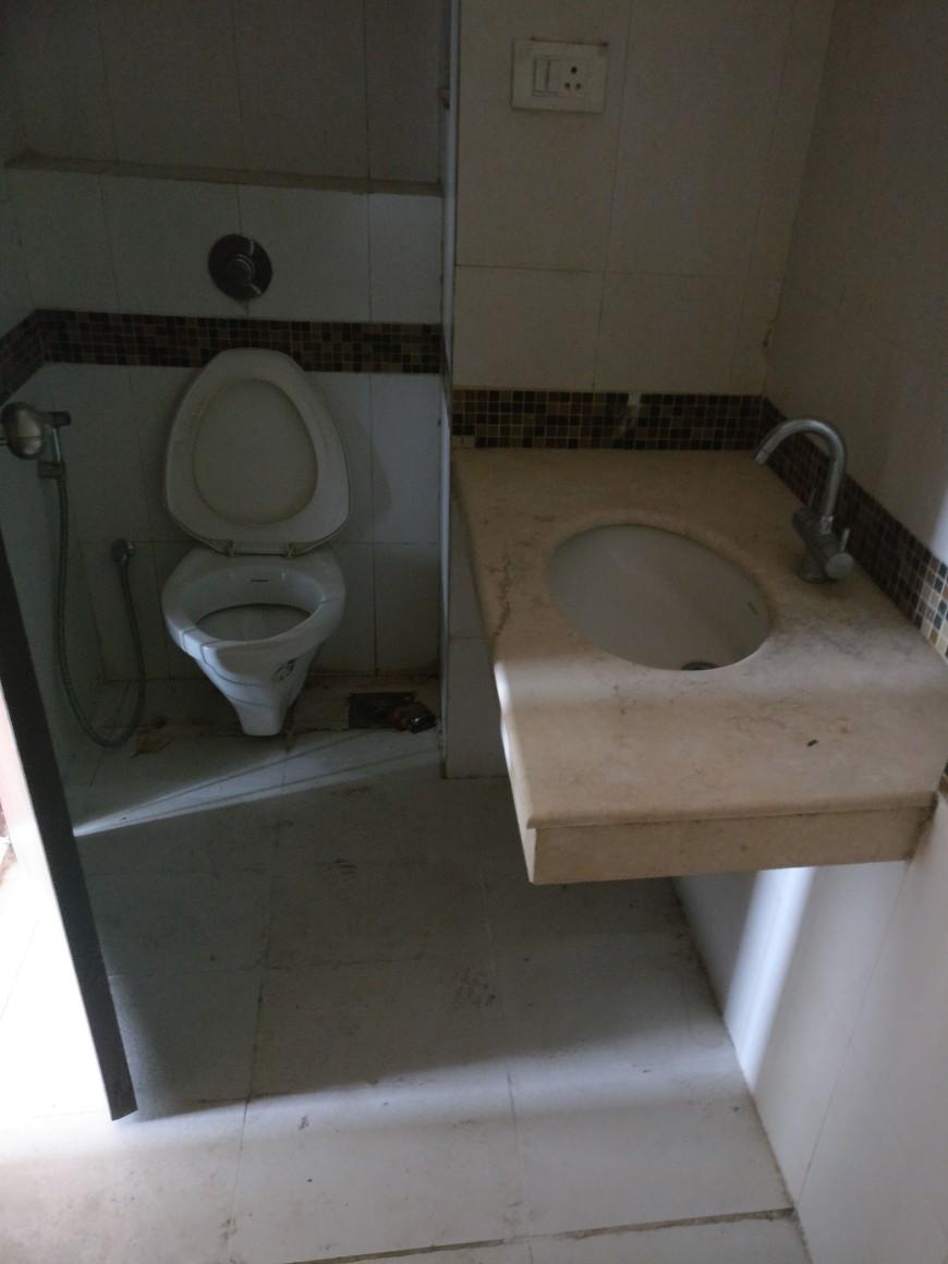 Master Bathroom - Oberoi Splendor, Andheri East