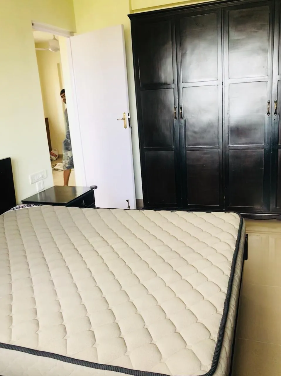 2 BHK Flats on Rent in Nibbana, Bandra West