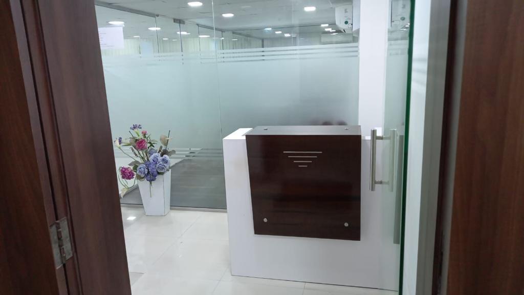 Office Space Fully Furnished in Cosmos Plaza , Andheri West