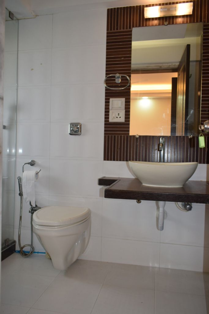 95 - Kanti Apartment, Bandra West