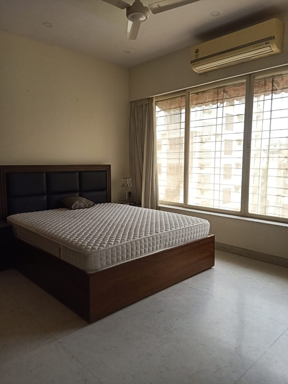 13 - Pals, Bandra West