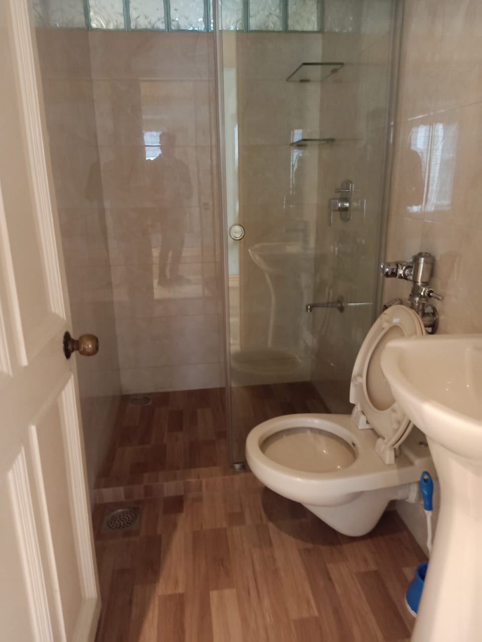 7 - Pals, Bandra West