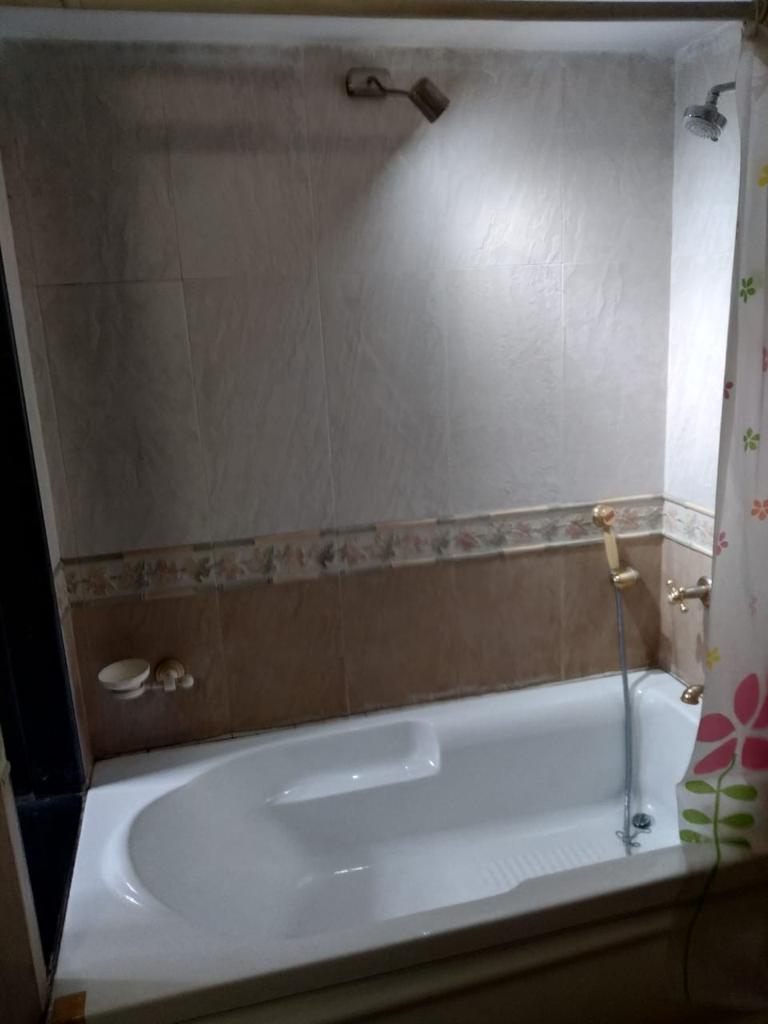 Bathroom 2 - Valencia, Powai