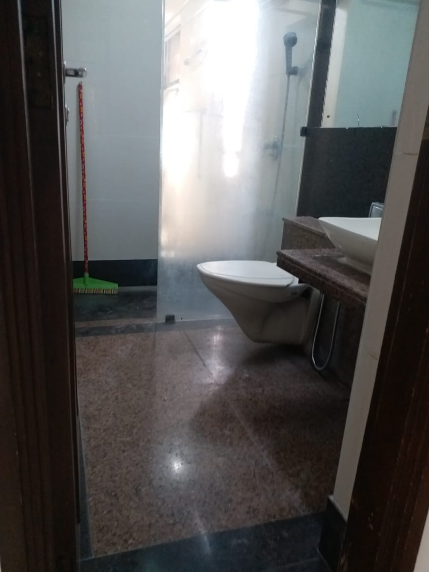 Bathroom 2 - Lido Towers, Santacruz West