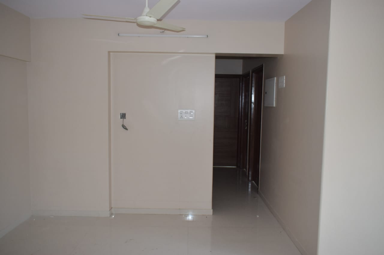 2 BHK Kabra Centroid, Santacruz East — for Sale — photo 3