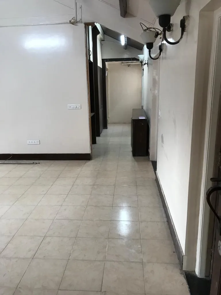 3 BHK Flats on Rent in Jer Mansion, Marine Lines