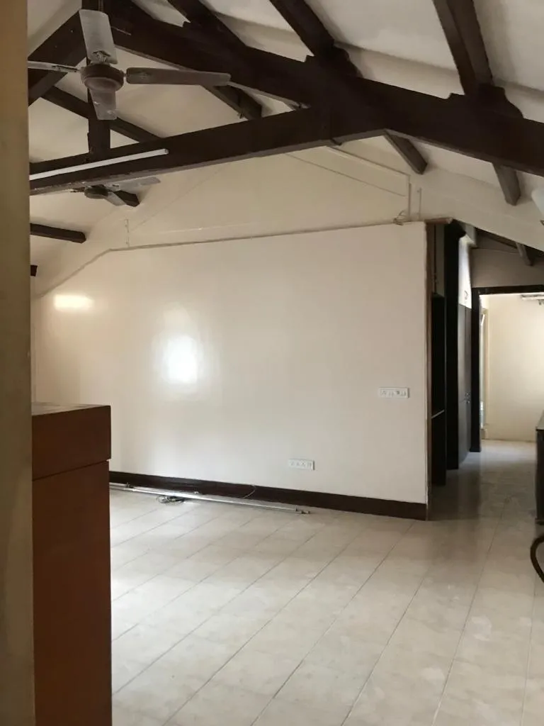 3 BHK Flats on Rent in Jer Mansion, Marine Lines