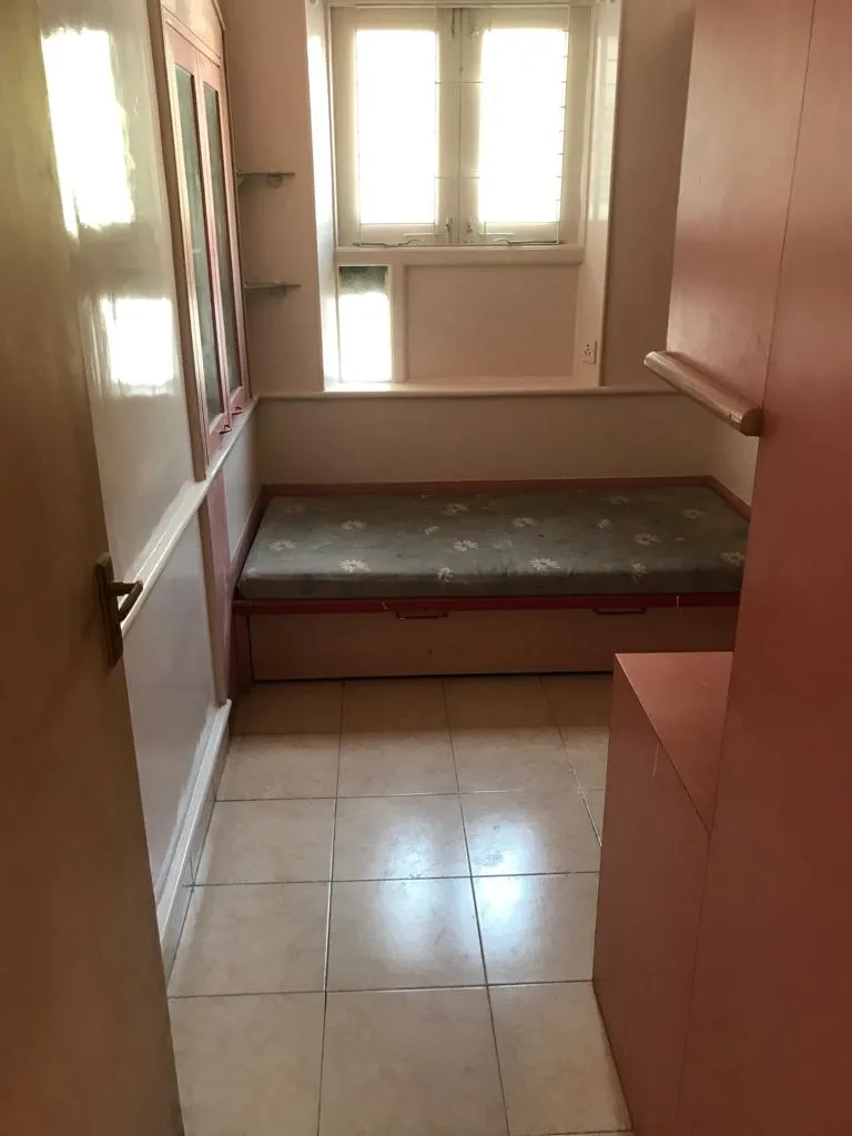 3 BHK Flats on Rent in Jer Mansion, Marine Lines