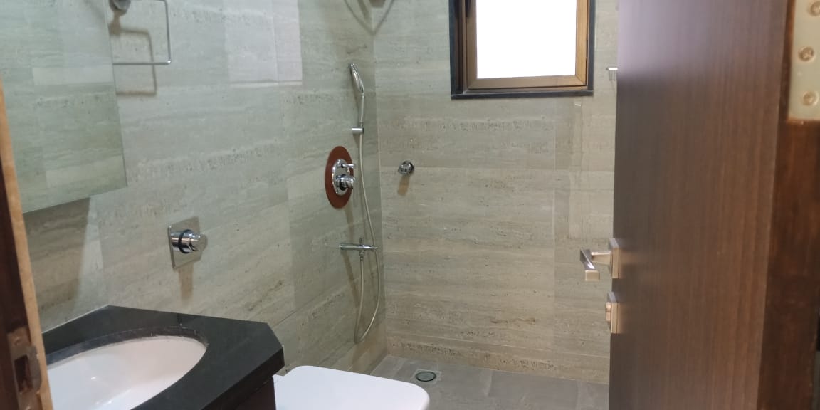 Bathroom 2 - Midsummer, Santacruz West