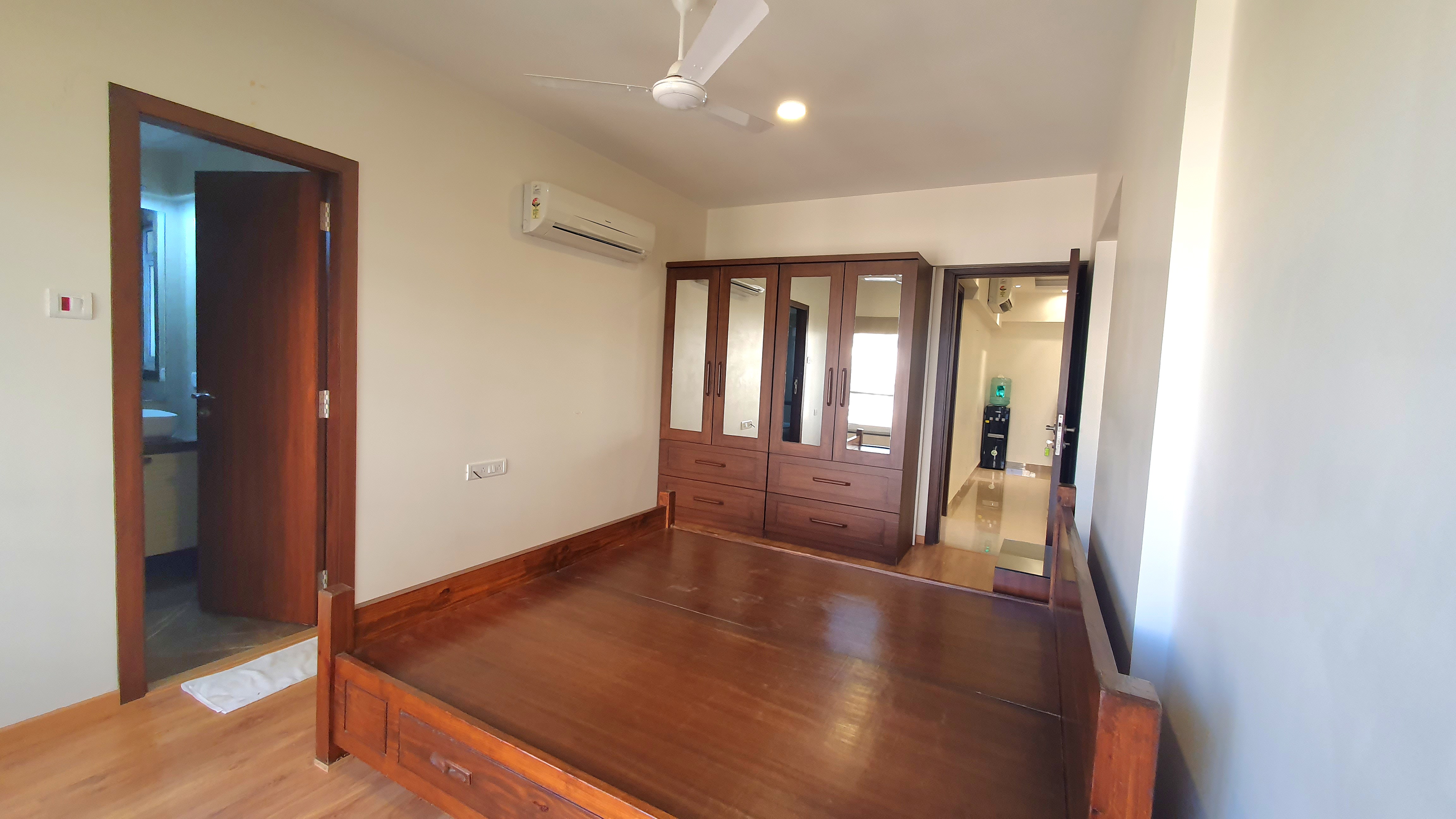 13 - Windsor, Bandra West