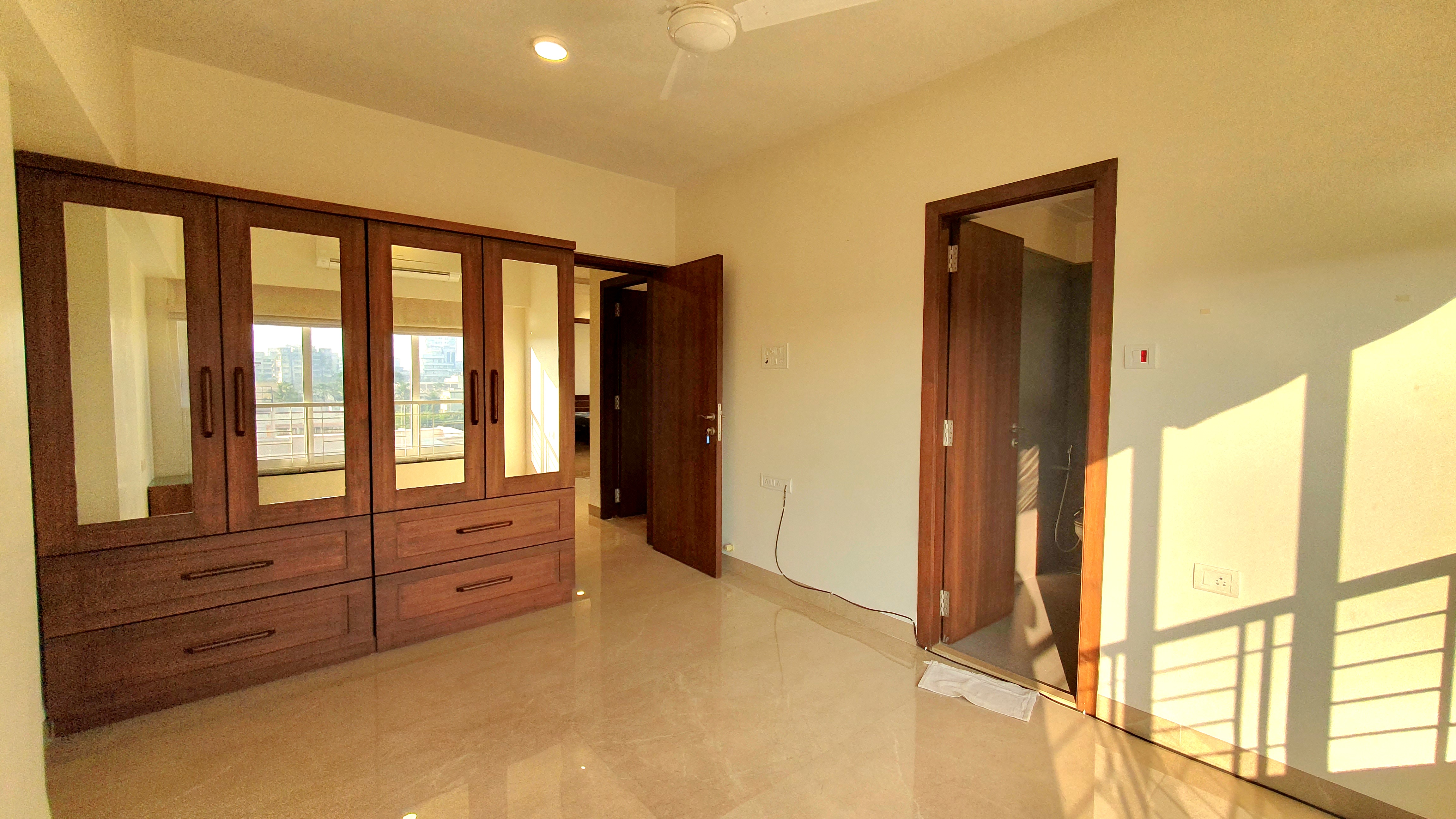 16 - Windsor, Bandra West