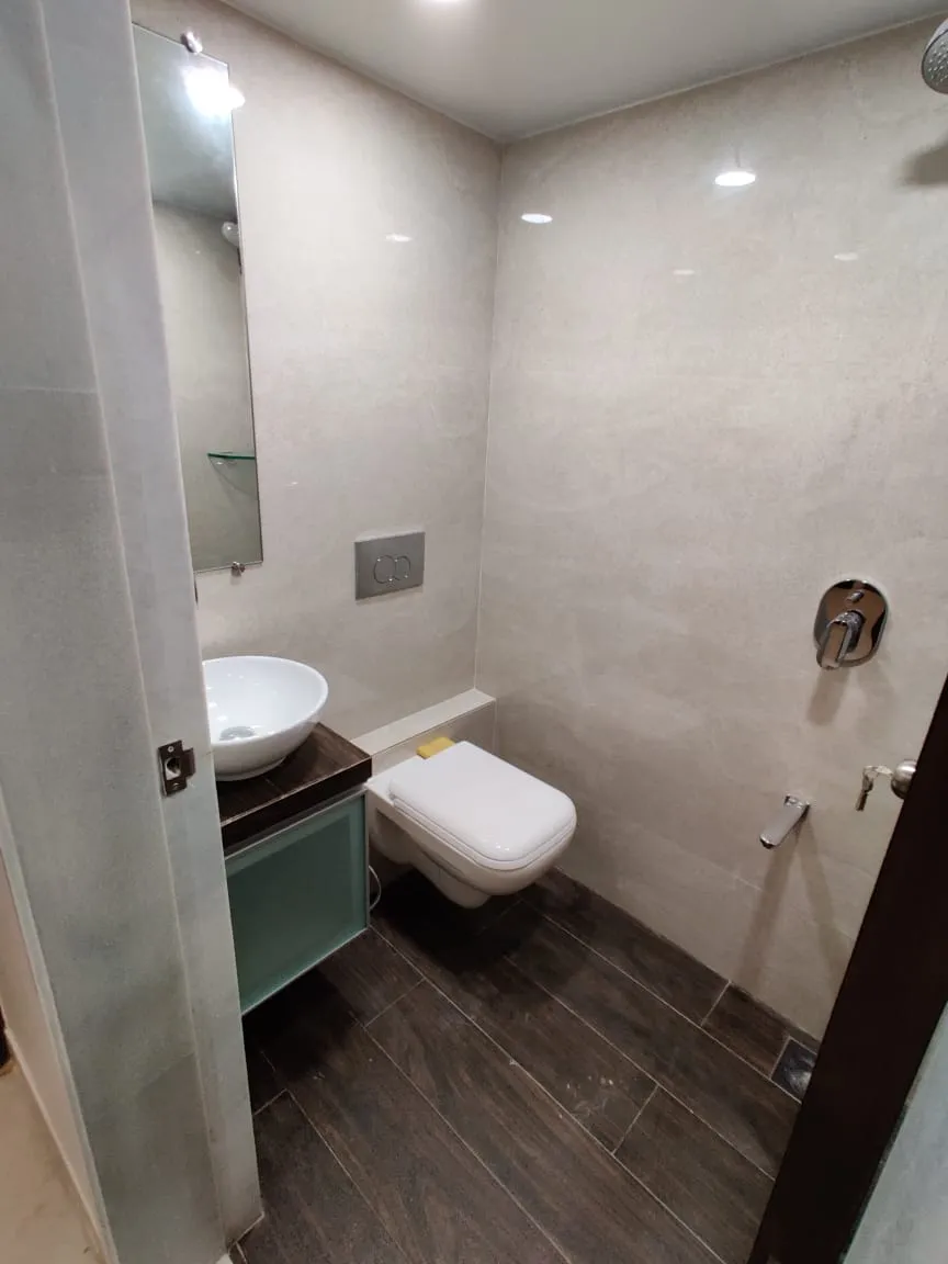 4 BHK Flats for Sale in Panoramic View, Khar West