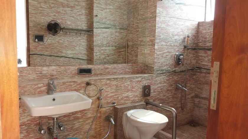 Master Bathroom - Poonam Apartments, Juhu