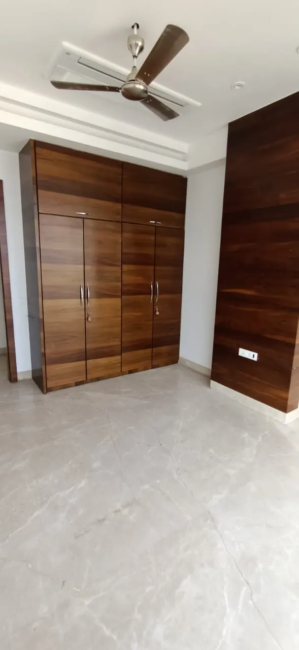 5 BHK Flats on Rent in Seasons Residency, Santacruz West