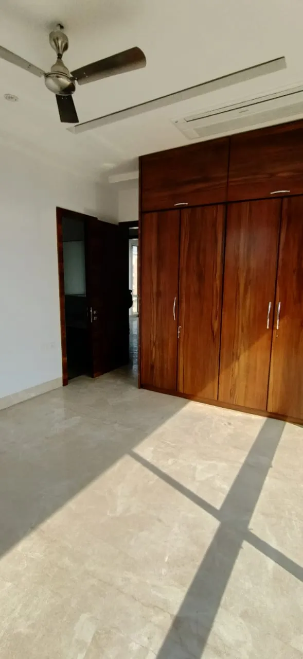 5 BHK Flats on Rent in Seasons Residency, Santacruz West