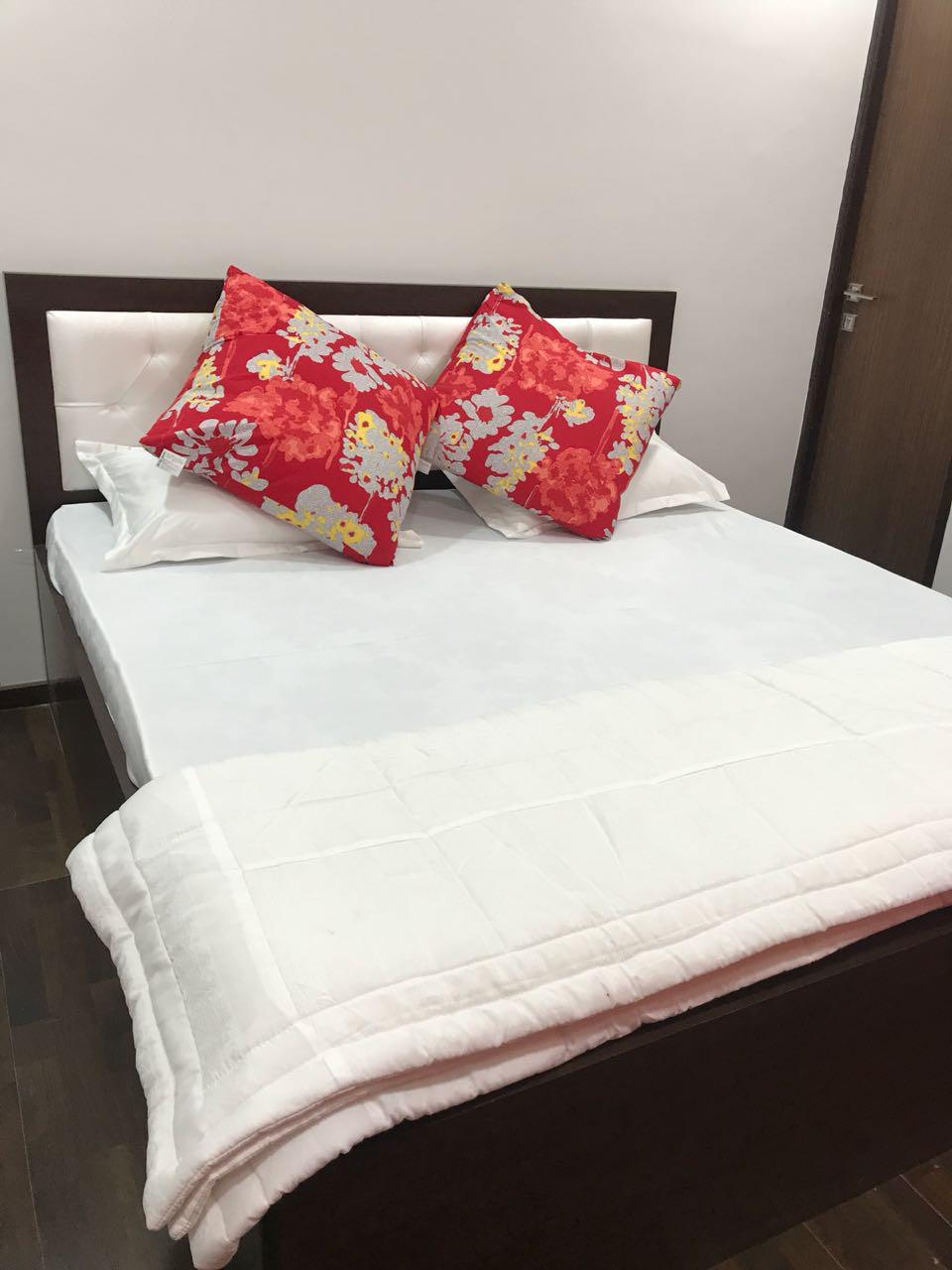 Bedroom 21 - Omkar Meridia, Bandra Kurla Complex