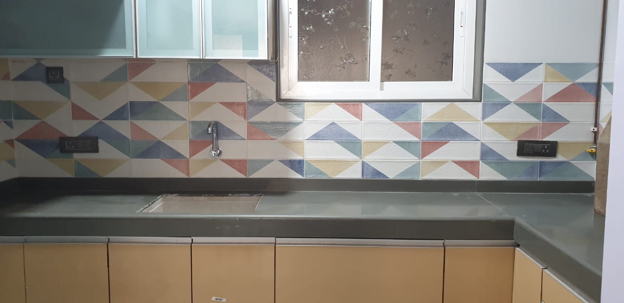 2 BHK Semi Furnished in Bharat Mahal , Girgaon