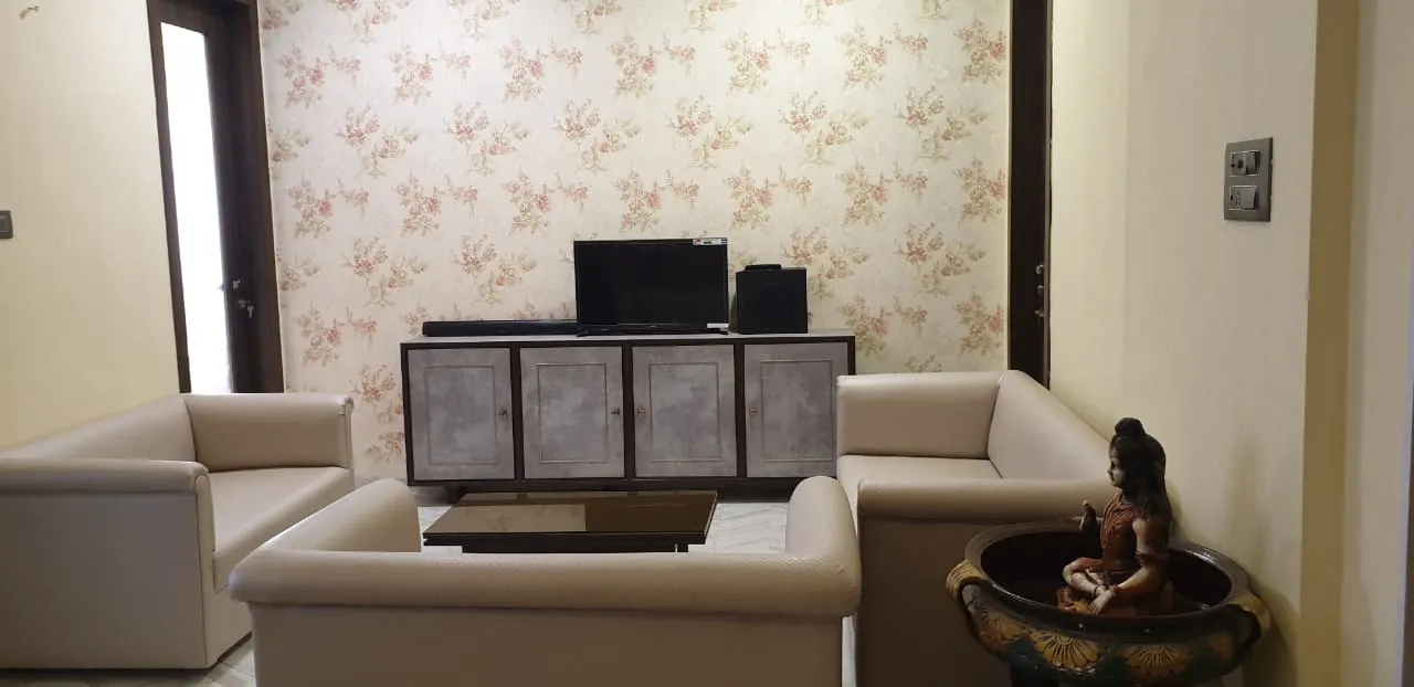 2 BHK Flats on Rent in Bharat Mahal, Girgaon