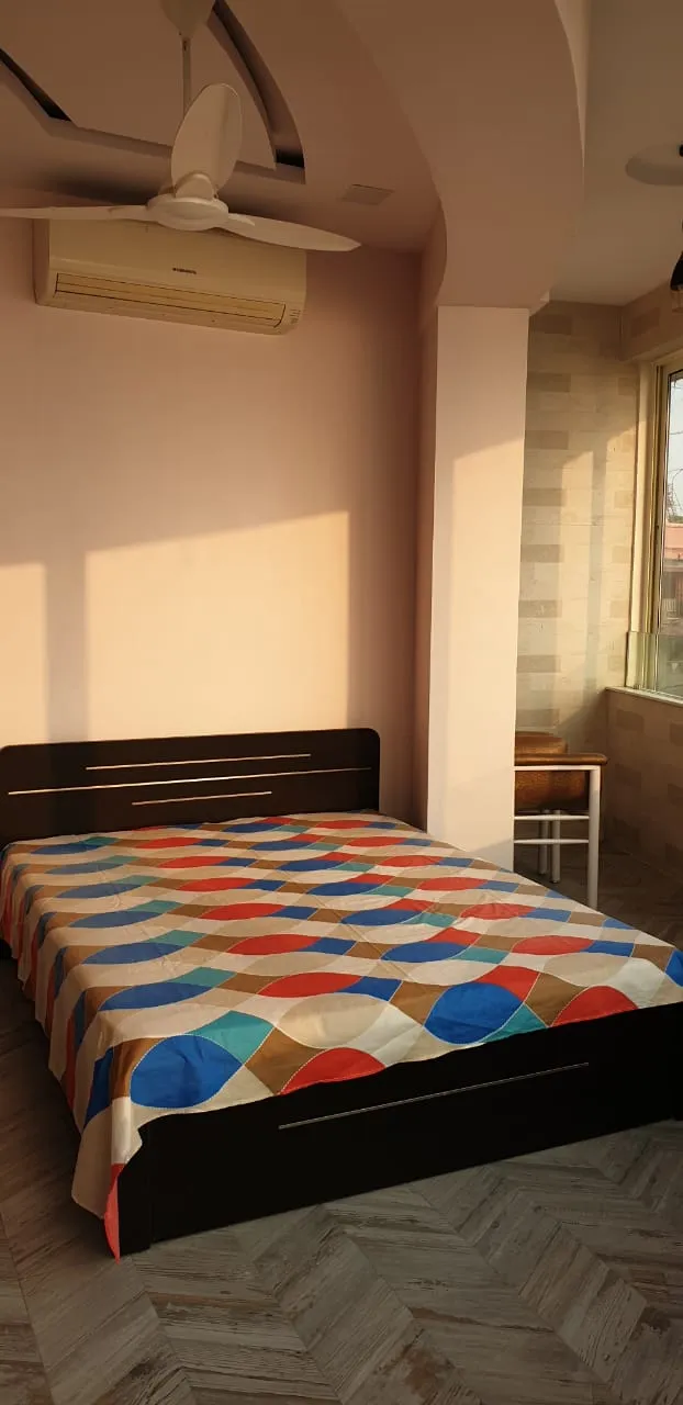 2 BHK Flats on Rent in Bharat Mahal, Girgaon