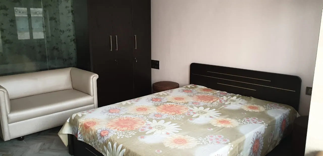2 BHK Flats on Rent in Bharat Mahal, Girgaon