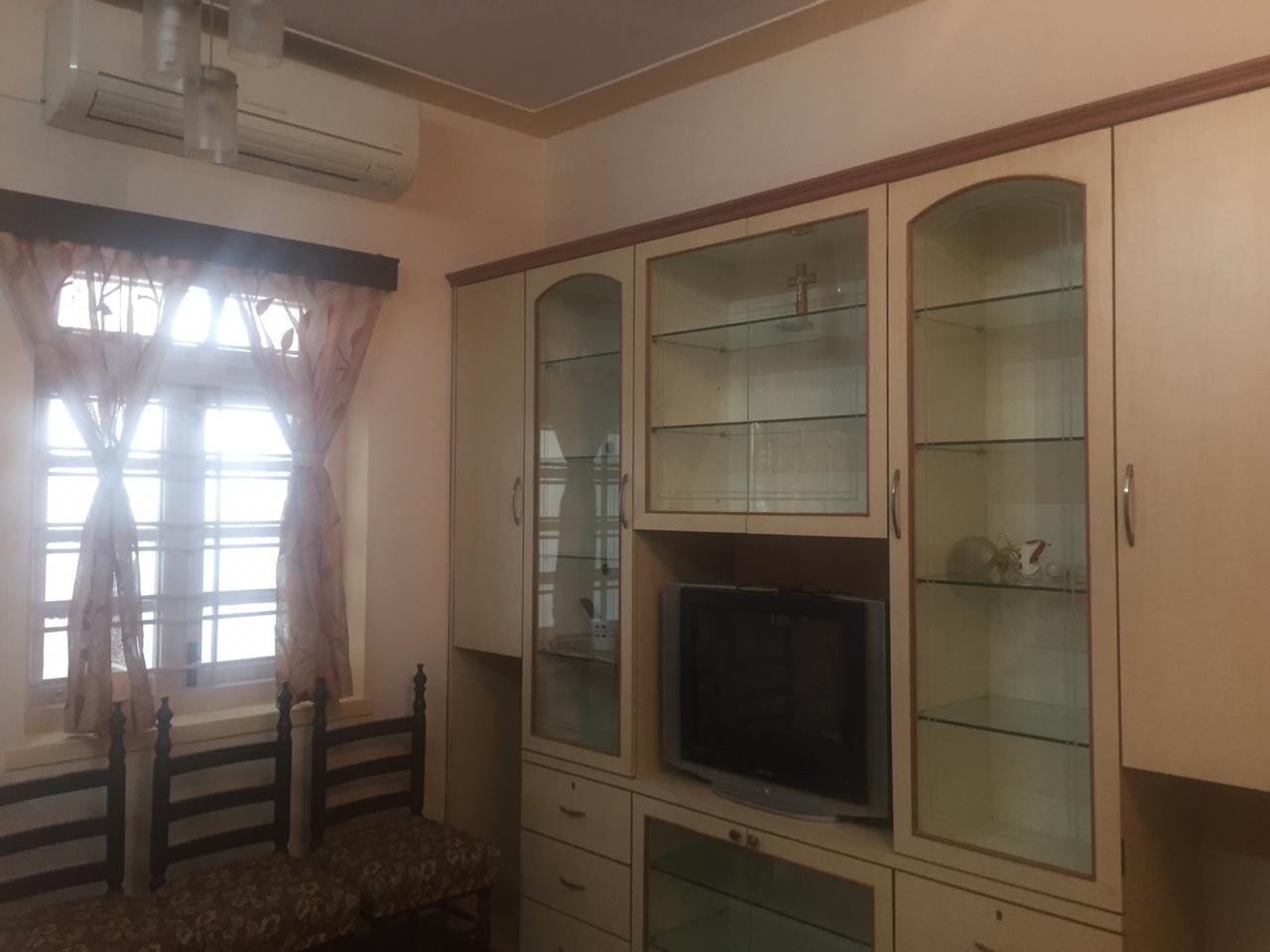 Bedroom 21 - Lourdes, Bandra West