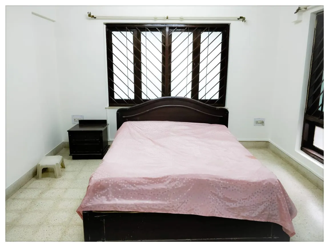 3 BHK Flats on Rent in Nirmal Prabhu, Vile Parle West