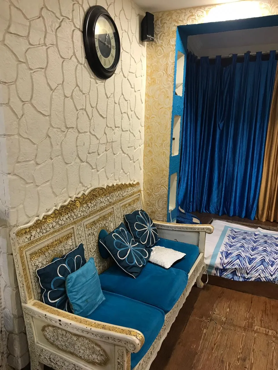 2 BHK Flats on Rent in Chand Society, Juhu