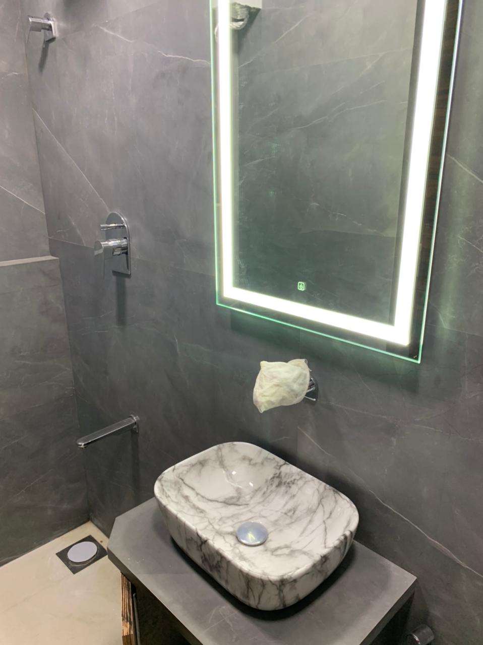 12 - Heera Panna, Peddar Road