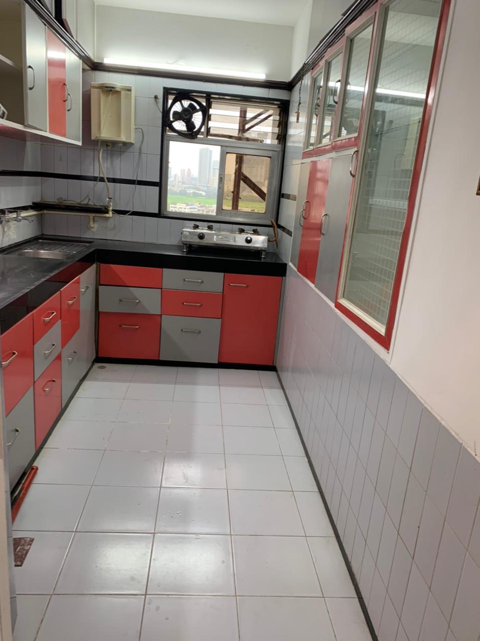 5 - Heera Panna, Peddar Road