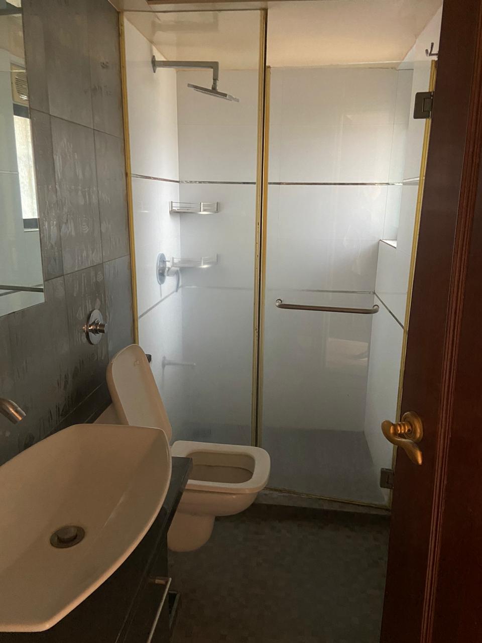 Bathroom 2 - Siddhivinayak, Bandra West