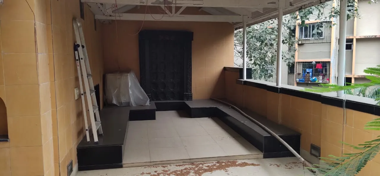 5 BHK Flats for Sale in Abhishek Bungalow , Andheri West