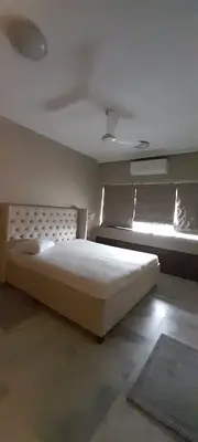 2 BHK New Link Palace, Andheri West — for Rent — photo 4 thumbnail