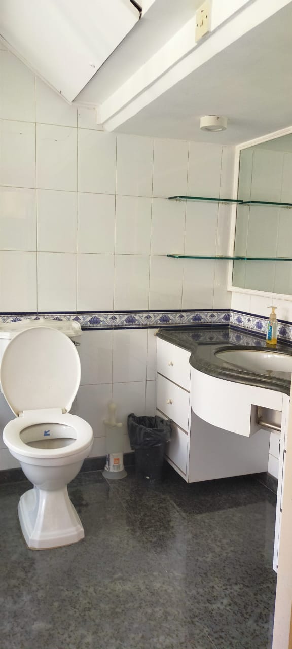 Bathroom 21 - Ivory Tower, Juhu