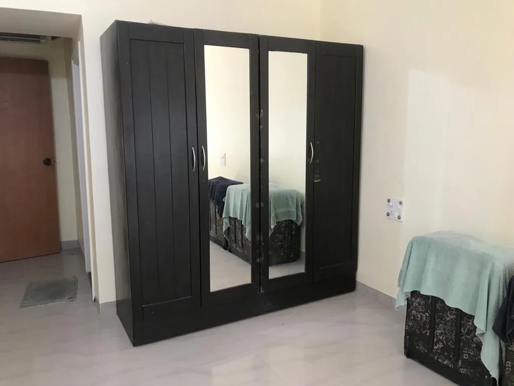 2 BHK Flats on Rent in Greenfields , Juhu