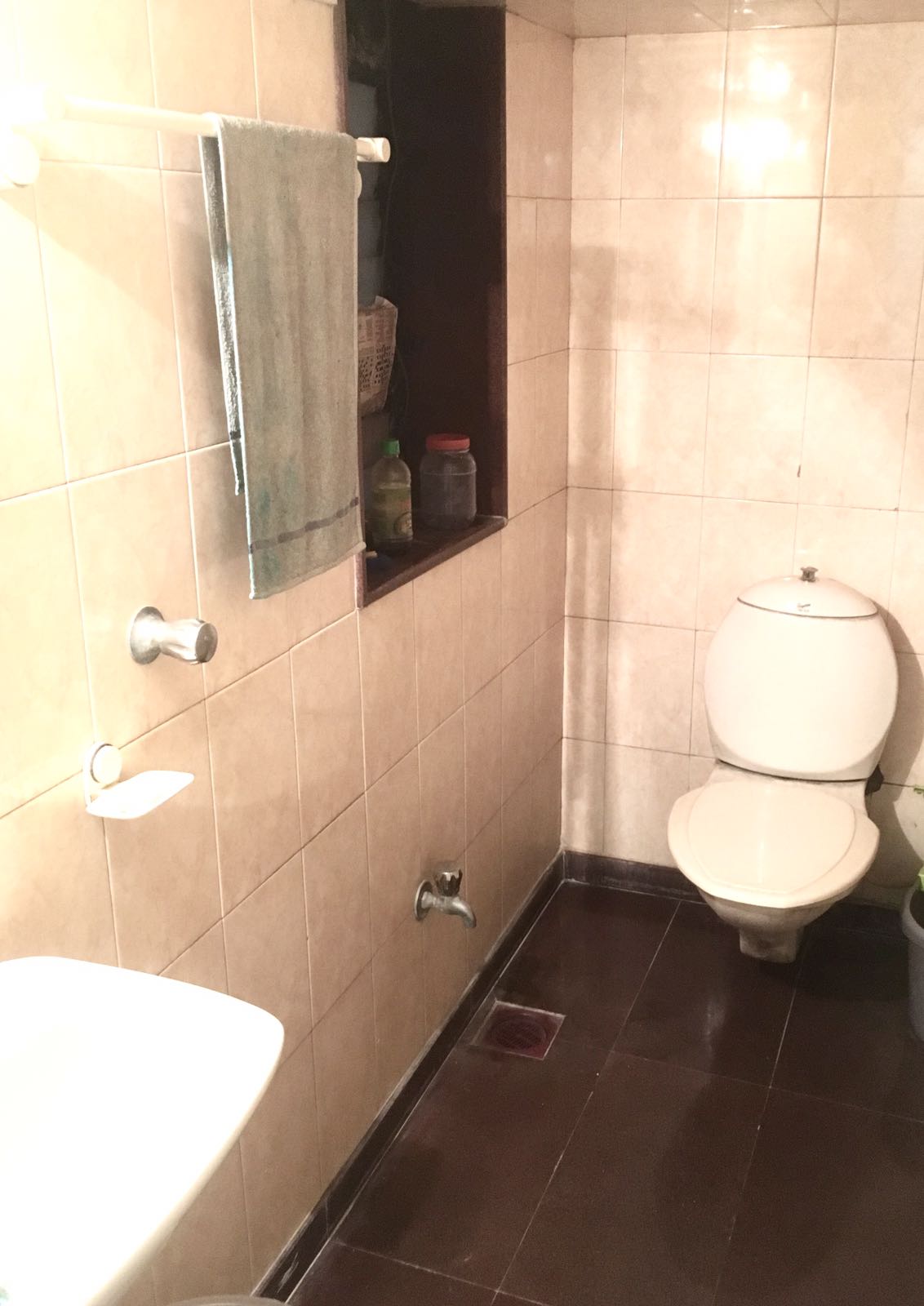 Bathroom 41 - Colombia, Bandra West