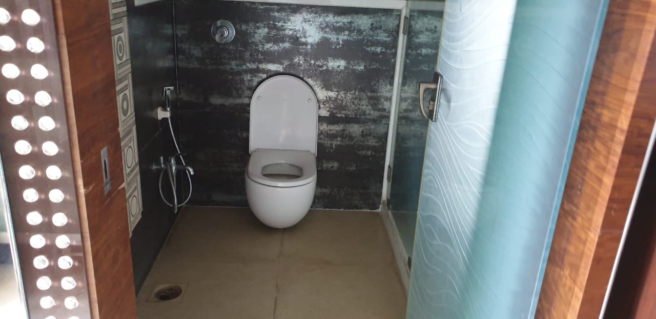 Bathroom 22 - Capri Heights, Bandra West