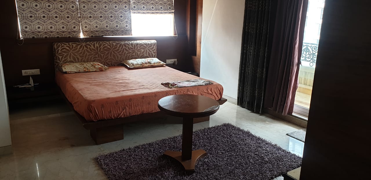 Bedroom 21 - Capri Heights, Bandra West