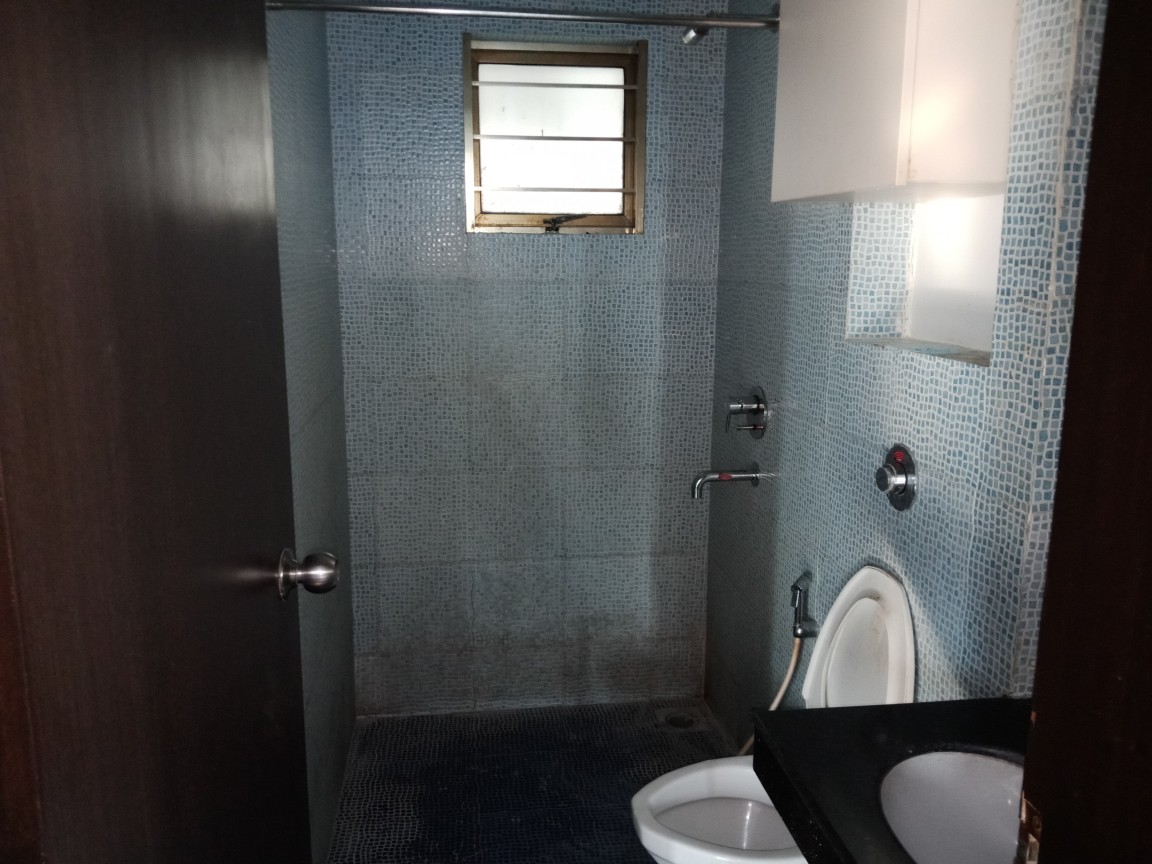 Bathroom 2 - Oberoi Woods, Goregaon East