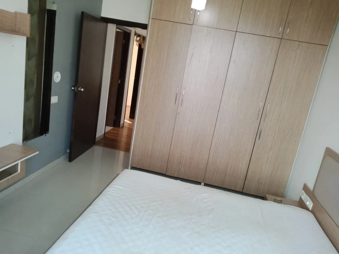 2 BHK Flats for Sale in Oberoi Woods, Goregaon East