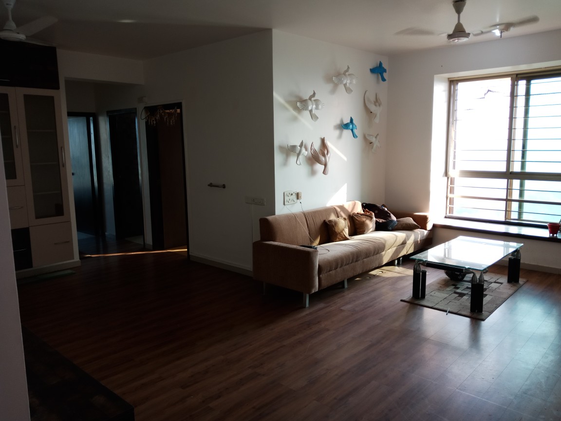 2.5 BHK Semi-Furnished in Oberoi Woods , Goregaon East