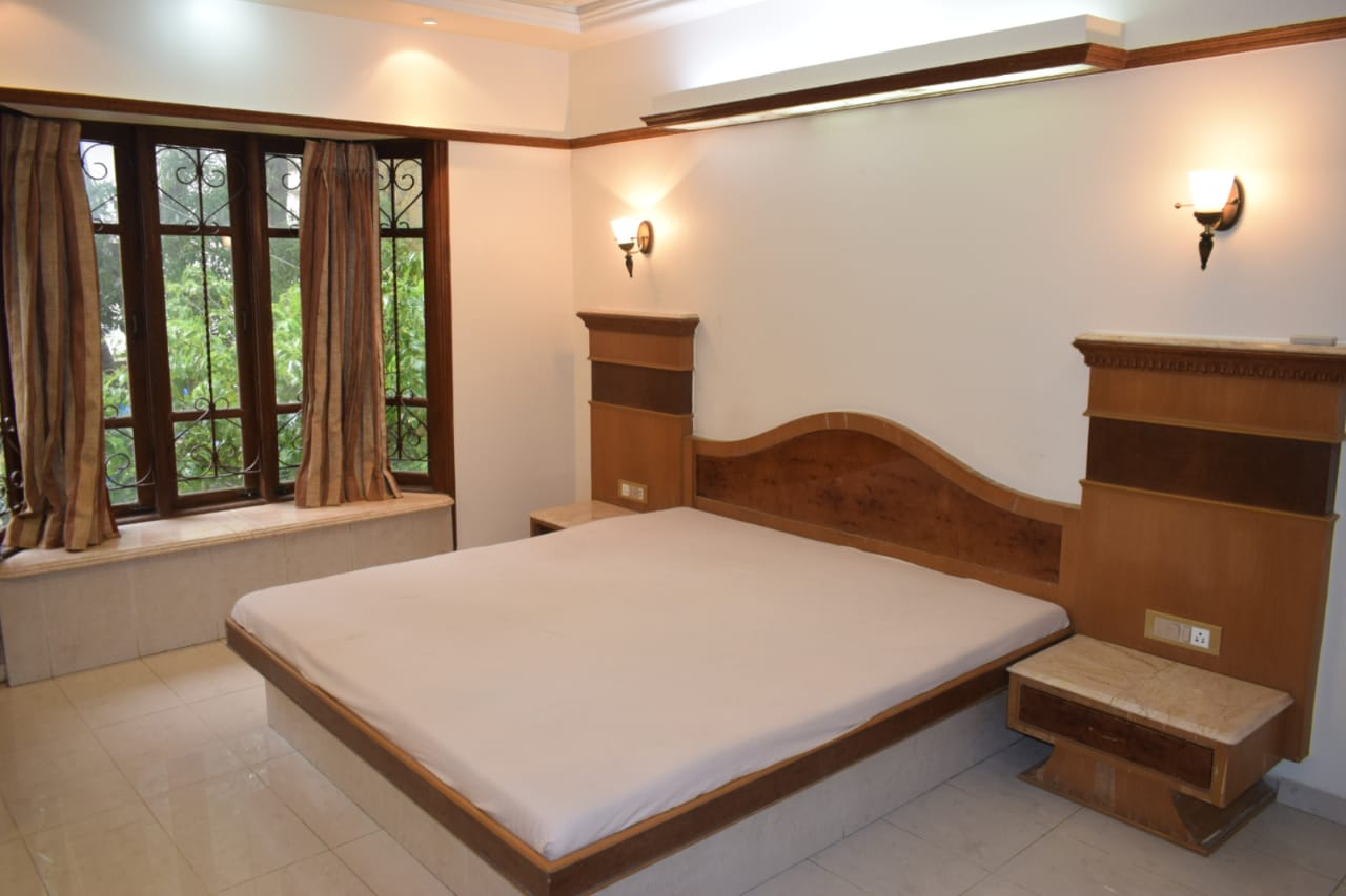 2 BHK Flats on Rent in Victoria House, Bandra West