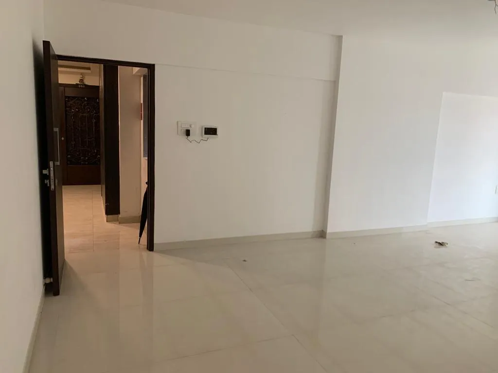 3 BHK Flats for Sale in Juhu Shantivan, Juhu