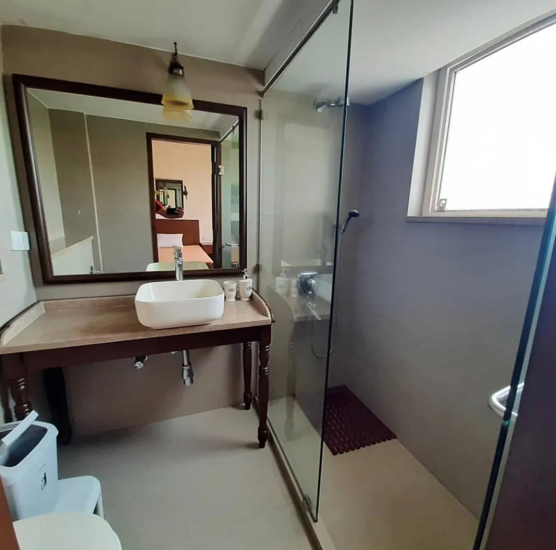 2 BHK Flats on Rent in The Legend, Bandra West