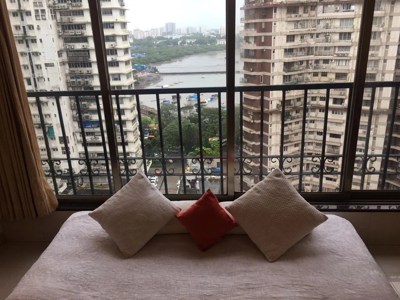 1 BHK Flats for Sale in Maker Tower J, Cuffe Parade