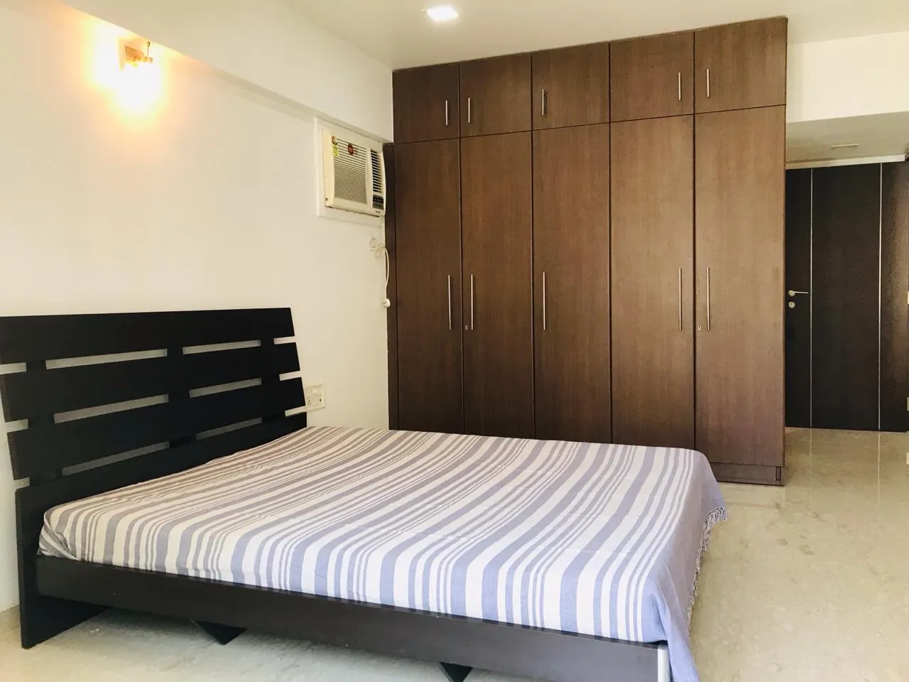2 BHK Flats on Rent in Oyster, Colaba